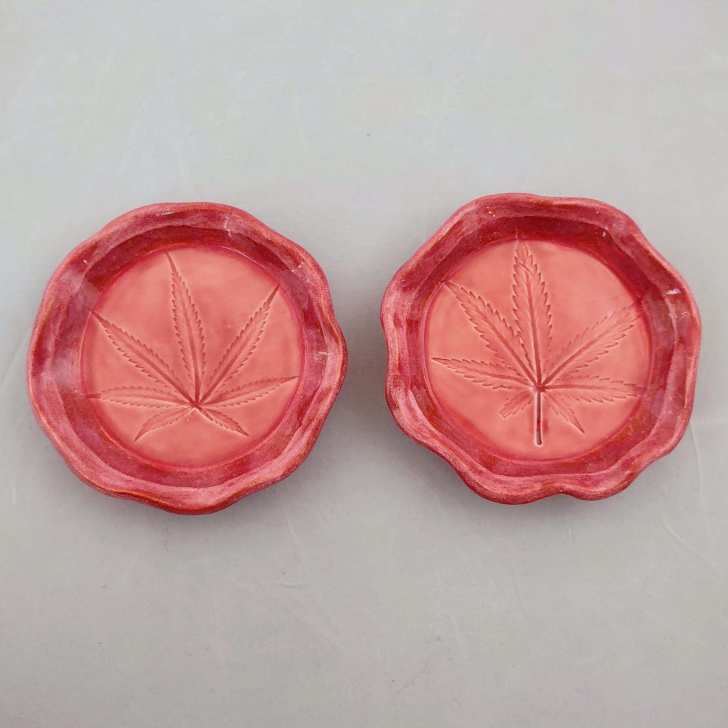 Round Ruffled Ceramic Leaf Dishes (Asst Colours) - High Koalaty