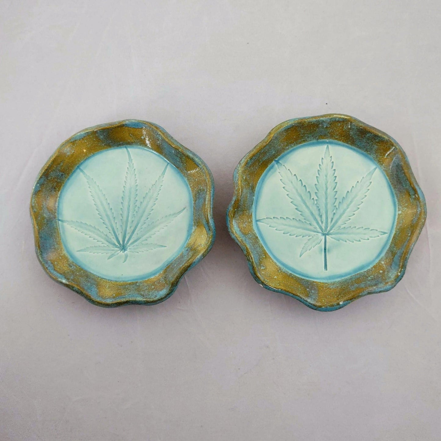 Round Ruffled Ceramic Leaf Dishes (Asst Colours) - High Koalaty