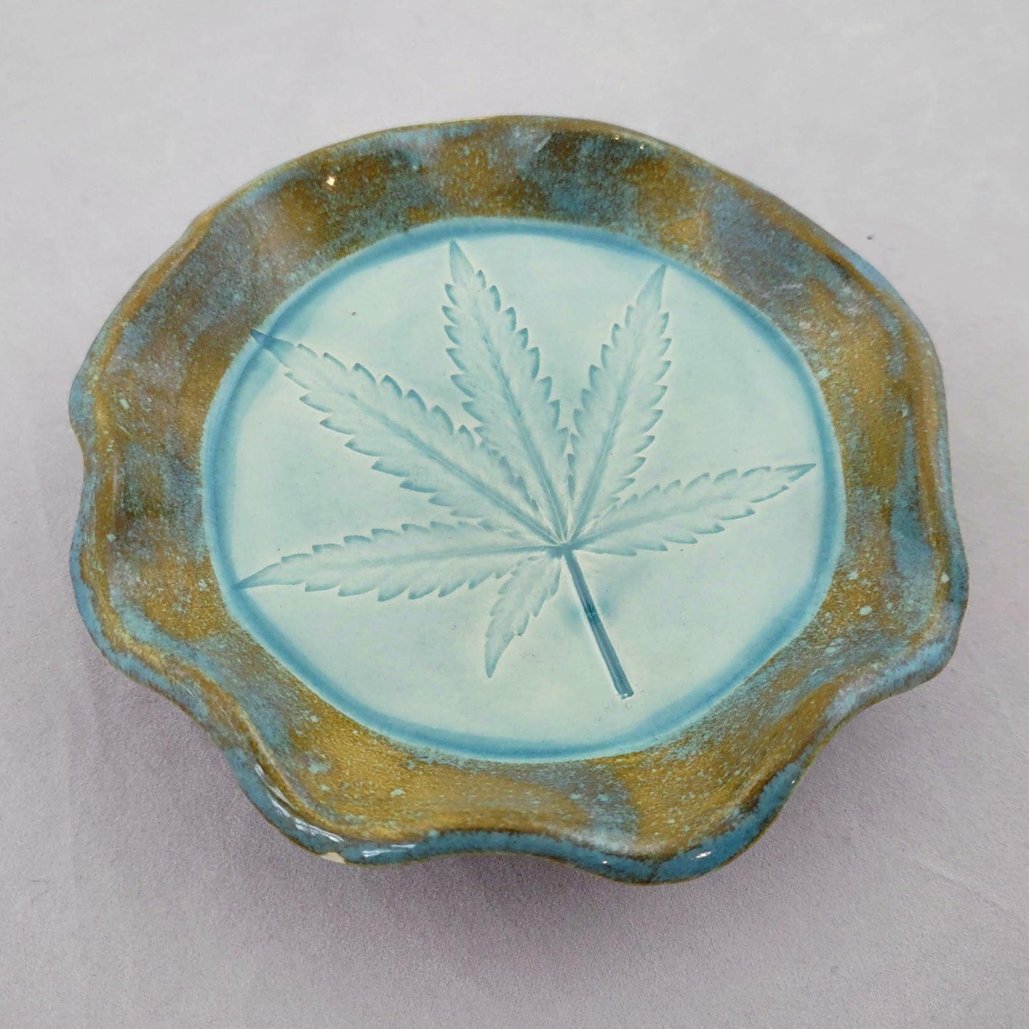 Round Ruffled Ceramic Leaf Dishes (Asst Colours) - High Koalaty